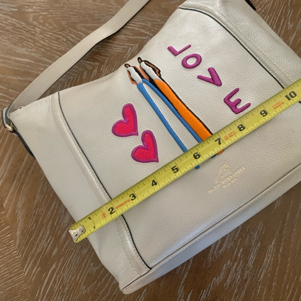 Elegant Cream Shoulder Bag with Embroidered Design - Picture 10 of 11